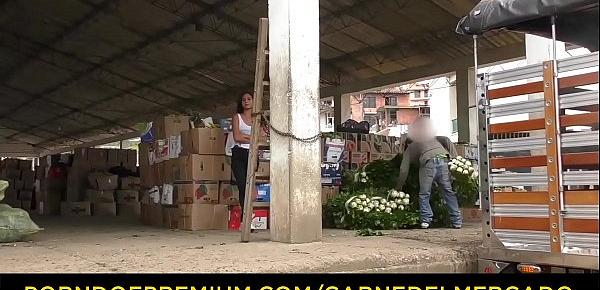  CARNE DEL MERCADO - Colombian teen bimbo Evelin Suarez fucks large cock